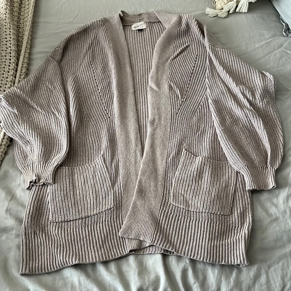 🚚 Gray Cardigan